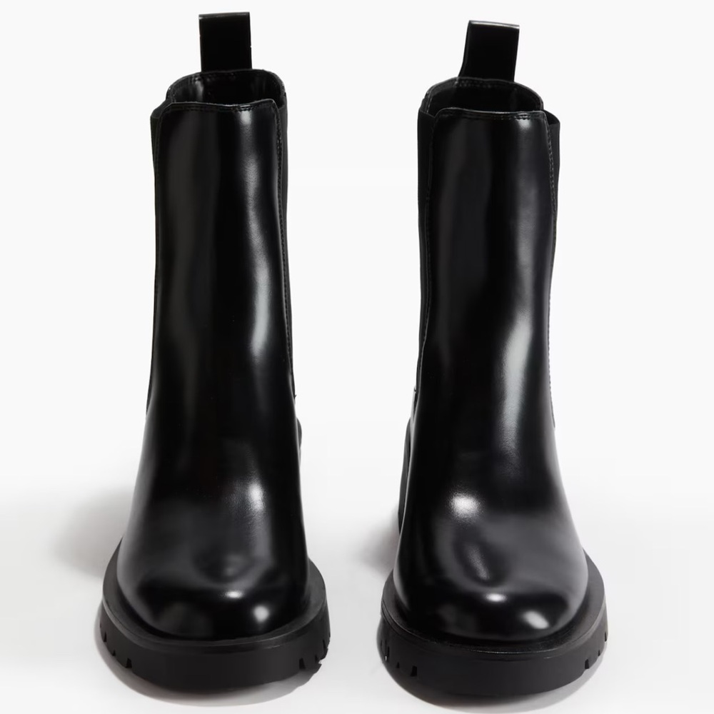 BRAND NEW H&M Chelsea Boot